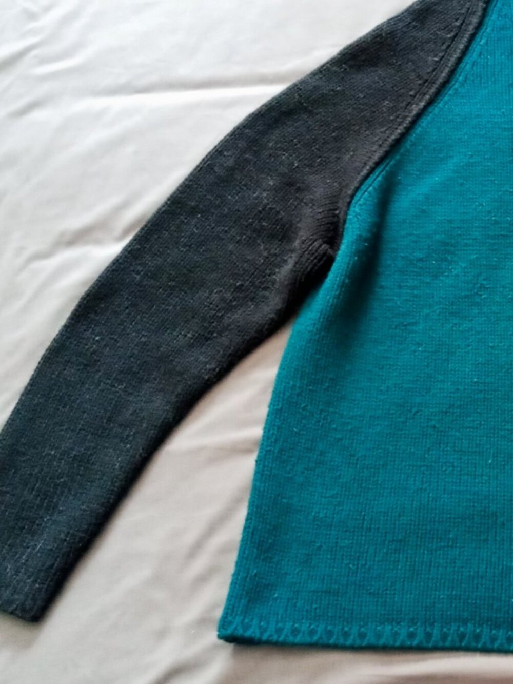 Cozy & Warm Coldwater Creek Teal & Black Mockneck Versatile Style Sweater - Picture 4 of 10